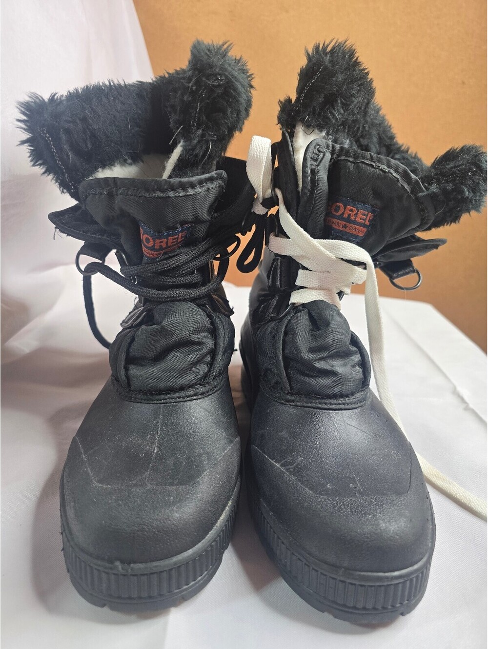 Sorel Kaufman Canada Women's Winter Boots Black Faux Fur Mismatched Laces SZ 7